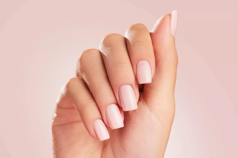 Victoria Vynn Mega Base Cover Cream Base hybride pour overlay 8 ml